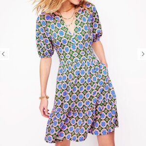 Piper Short Jersey Dress in Iguana Green Bloom Geo Print